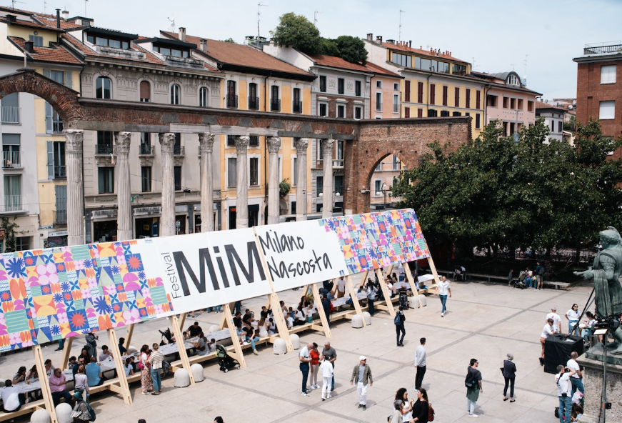 Alla Colonne di San Lorenzo, la I edizione del Festival Mim. Un gruppo di giovani e dieci associazioni che si prendono cura dei più fragili raccontano la “Milano nascosta”. Certi che «il cuore dell’uomo è fatto per riconoscere il bene quando accade» 👇
clonline.org/it/attualita/a…