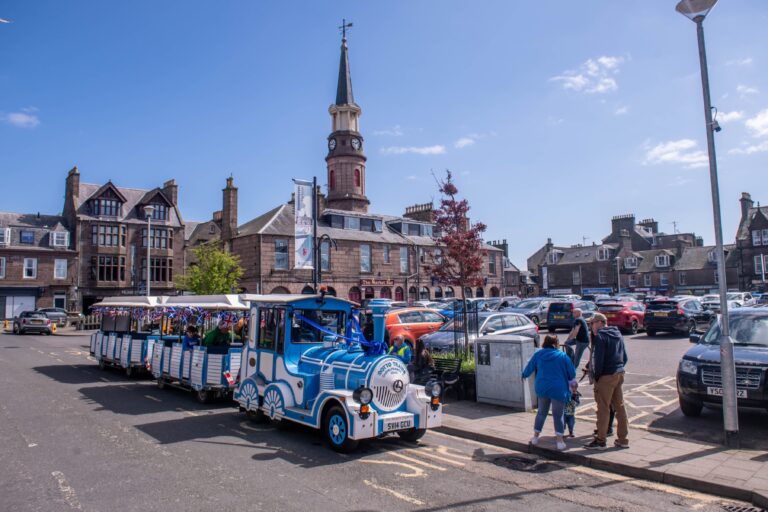 🚂🚂
Congratulations to all the volunteers who have the Stoney Express back up and running. Give it a visit if you're in Stonehaven - many smiling faces at the launch last weekend!