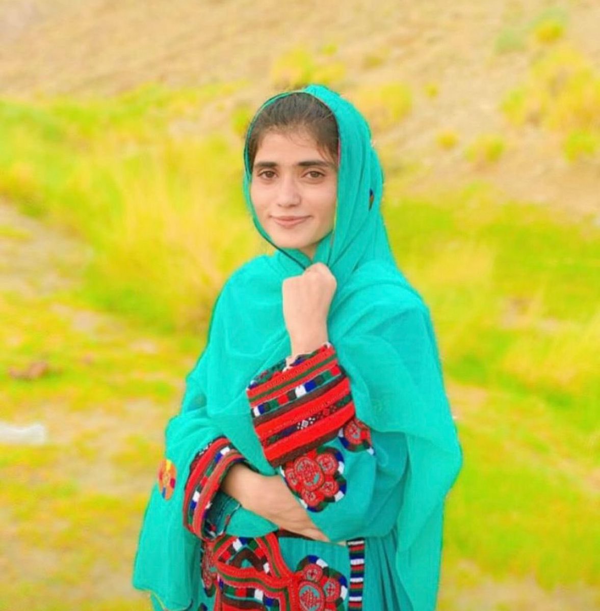 ماہ جبین بلوچ جو کہ بیسمہ واشک سے تعلق رکھتی ہے کہ بھائی کو 24 مئی کو جبری گمشدگی کا نشانہ بنا کر لاپتہ کردیا گیا تھا اب ماہ جبین کو گزشتہ شب لاپتہ کیا گیا ہے 
میرے بھائی 7سالوں سے جبری گمشدگی کا شکار ہیں کیا اب انکوں بازیاب کرنے کے بجائے میں اپنی جبری گمشدہ ہونے کا انتظار کروں ؟