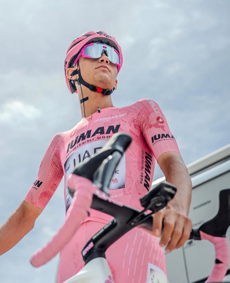THREAD

Isaac Del Toro’s manager Alex Carera interview:

“Do I believe in the overall win? If you have a lead of more than 40 seconds three days before the end, you have to believe in that. Only Richard Carapaz is in perfect shape and is a rider with balls. However, we have a