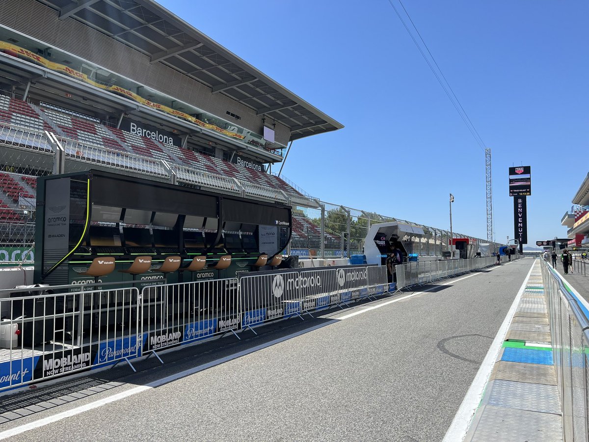 TheBestF1es's tweet photo. ¡Ya estamos en el @Circuitcat_es! 💪

Un año más, presentes en el paddock del #SpanishGP para cubrir toda la información de nuestra cita

¡Comienza a animarse el paddock en la previa de un fin de semana que se antoja realmente emocionante! 🥰 https://t.co/JASL6hzapj