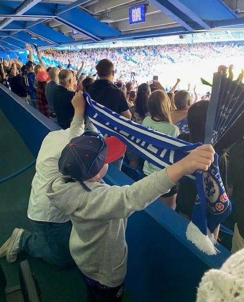 A big win and an even bigger smile 💙 ⁠
⁠
Chelsea fans had the time of their life at Stamford Bridge. The stadium was electric with atmosphere they celebrated the winning goal for their 1-0 win! ⁠
⁠
It was a great opportunity to spend quality time together as families 🤗 ⁠