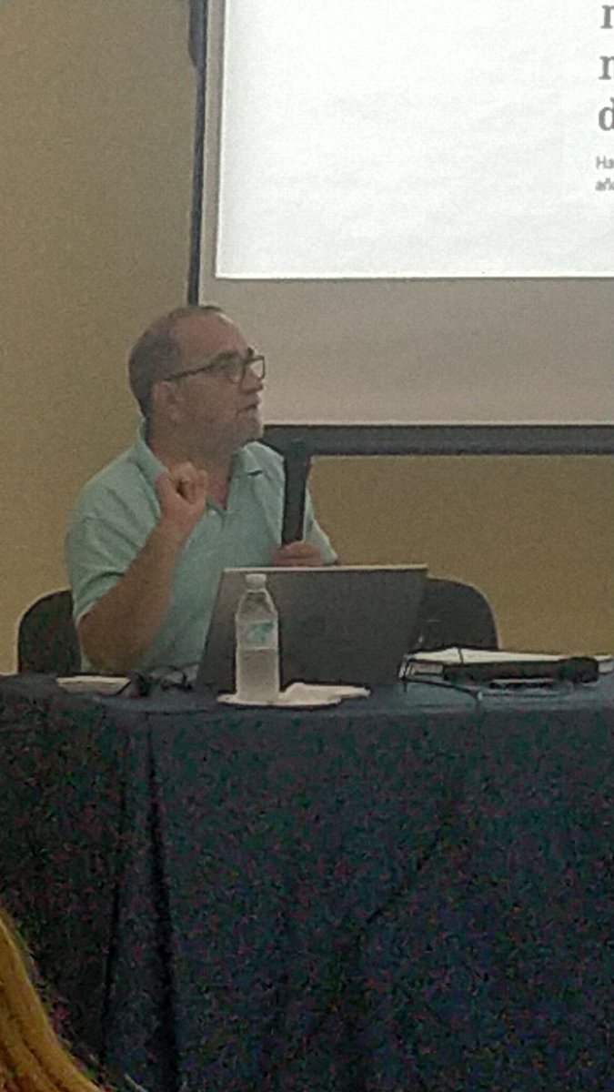 etnorte's tweet image. Antonio Roura: tendría que ser una prioridad, en la escuela católica, educar en el pensamiento crítico.