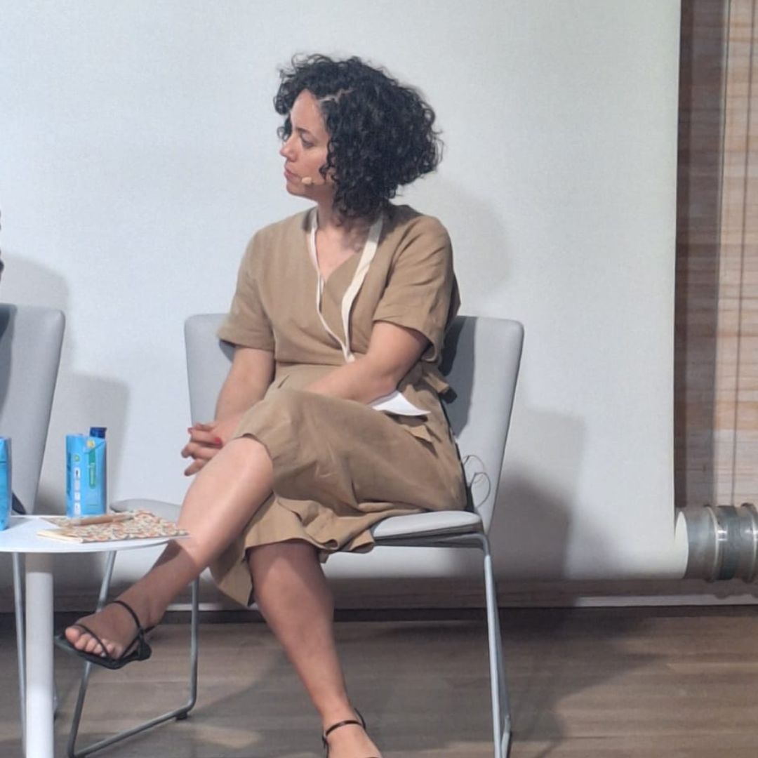 <a href="/viviendagob/">Ministerio de Vivienda y Agenda Urbana</a> <a href="/maiverdu/">Maite Verdú Martínez</a> <a href="/asemas_es/">ASEMAS</a> <a href="/ferrovial_es/">Ferrovial</a> <a href="/iberdrola/">Iberdrola</a> <a href="/IETorroja/">Instituto E. Torroja</a> <a href="/CScic/">Rob Dark</a> <a href="/jqueipoll/">Juan Queipo de Llano</a> <a href="/mitecogob/">Transición Ecológica y Reto Demográfico</a> <a href="/GrupoCosentino/">Cosentino</a> <a href="/SGplaco/">Saint-Gobain Placo</a> <a href="/MadridNuevoN/">Madrid Nuevo Norte</a> <a href="/RocaSanitario/">Roca Sanitario</a> <a href="/CSCAE/">CSCAE</a> <a href="/La_UPM/">Universidad Politécnica de Madrid</a> <a href="/Ace_Cae/">ACE CAE</a> <a href="/ecodes/">ECODES</a> <a href="/GBCEs/">Green Building Council España</a> <a href="/ObsCiudad3R/">ObservatorioCiudad3R</a> <a href="/jrubioval/">Juan Rubio del Val 🇪🇺</a> "Necesitamos una gran esfuerzo en formación para que la sociedad tenga un buen conocimiento de la rehabilitación y sus mecanismos" añade la directora del Máster en Medio Ambiente y Arquitectura Bioclimática de la <a href="/La_UPM/">Universidad Politécnica de Madrid</a>, <a href="/CarmenSGuevara/">Carmen Sánchez-Guevara</a>.