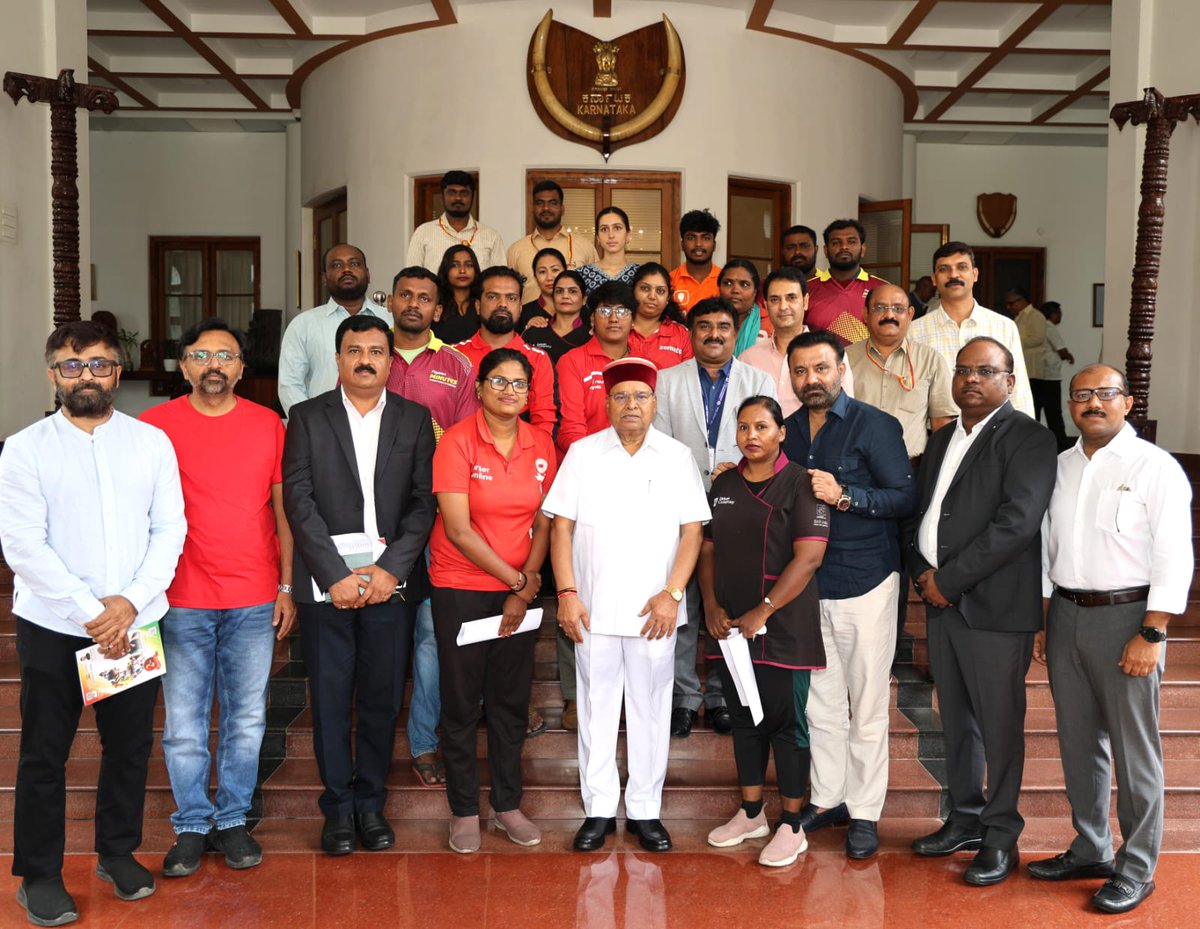 GIPSWU_'s tweet photo. BREAKING: @TcGehlotOffice has signed the Karnataka #GigWorkers' Welfare Ordinance!

This is not merely administrative reform; it is a political statement: that the gig economy cannot thrive by excluding those whose labour sustains it✊🏿

Our press release: https://t.co/qJDayWTtWT https://t.co/Iwnfl25rAc