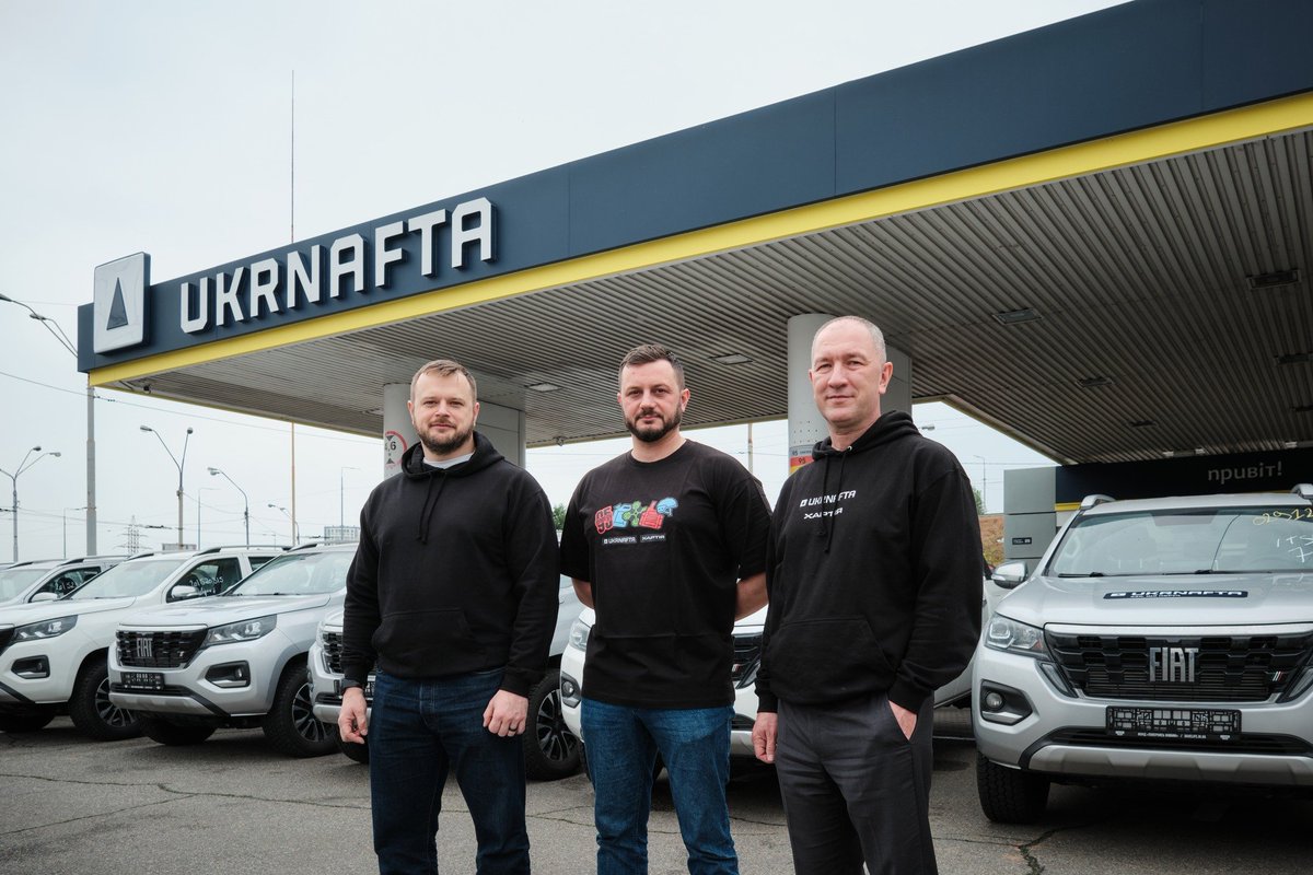 Укрнафта (@ukrnafta_com) on Twitter photo 🫶🛻The first major result of UKRNAFTA’s “Energetic Fundraiser” for Khartiya: 14 pickup trucks have been delivered to the <a href="/khartiiabrygada/">Khartiia Brigade of the National Guard of Ukraine</a> unit at the frontline. Over 11 million UAH were allocated for this transfer.
All thanks to our customers. Every time you fill up with 95 🫶🛻The first major result of UKRNAFTA’s “Energetic Fundraiser” for Khartiya: 14 pickup trucks have been delivered to the <a href="/khartiiabrygada/">Khartiia Brigade of the National Guard of Ukraine</a> unit at the frontline. Over 11 million UAH were allocated for this transfer.
All thanks to our customers. Every time you fill up with 95