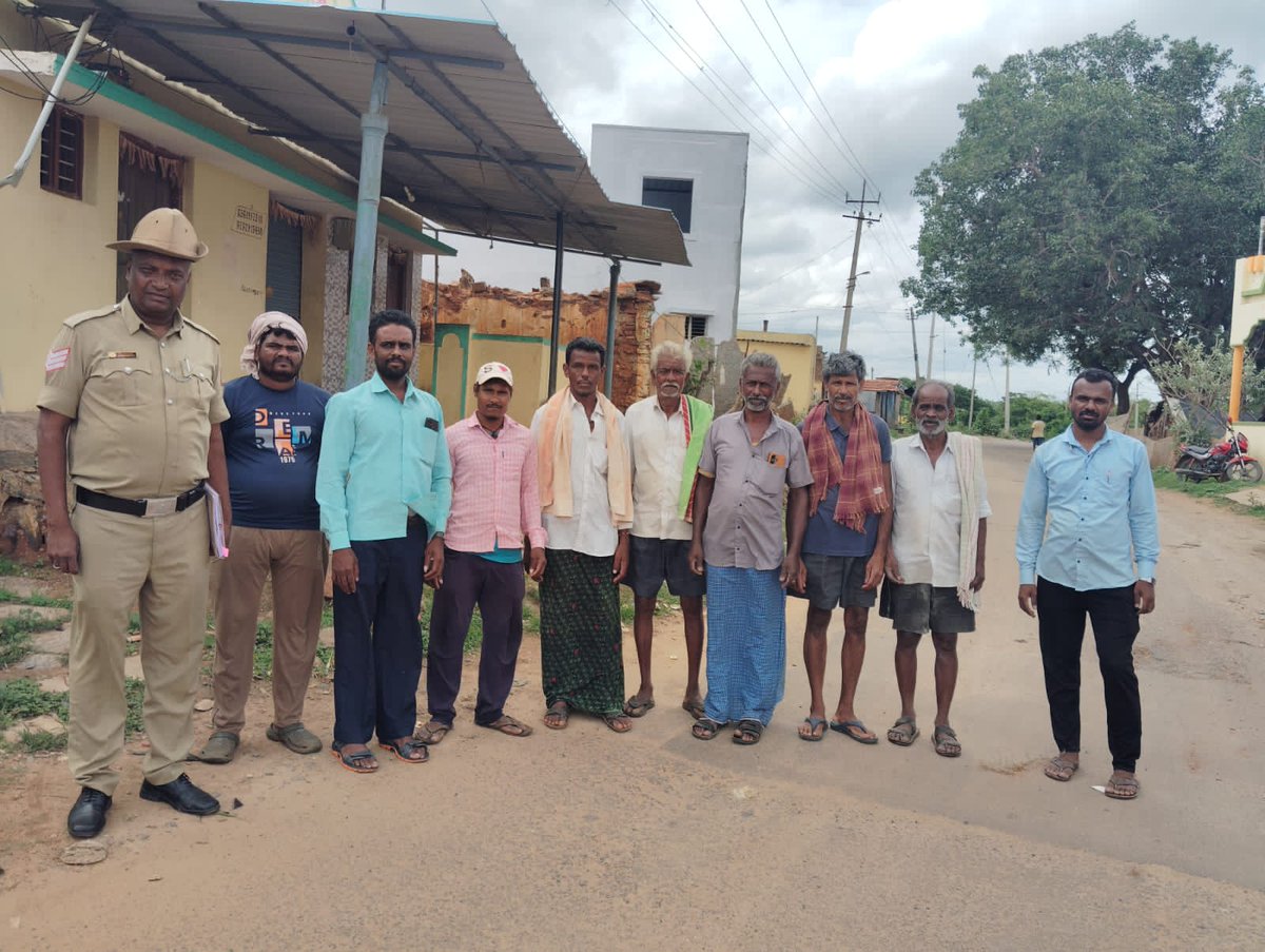 ದಿನಾಂಕ 29/05/2025 ರಂದು ಗ್ರಾಮ ಗಸ್ತಿಗೆ ಸಿಬ್ಬಂದಿ ನೇಮಕ ಮಾಡಿದ್ದು ಸದರಿ ಗ್ರಾಮ ಗಸ್ತಿನಲ್ಲಿ ಸಾಸಲು , ಕನಕೇನಹಳ್ಳಿ, ದಾಸರಪಾಳ್ಯ, ಶ್ರೀರಾಮನಹಳ್ಳಿ , ಬೋವಿಪಾಳ್ಯ  ಗ್ರಾಮಗಳ ಕಡೆ ಗಸ್ತು ಮಾಡಿ ಕನಕೇನಹಳ್ಳಿ ಗ್ರಾಮಕ್ಕೆ ಭೇಟಿ ನೀಡಿ ಗ್ರಾಮ ಸಭೆ ನಡೆಸಿ ಸೈಬರ್  ಹಾಗೂ ಇತರೆ ಕಾನೂನು ಬಾಹಿರ ಚಟುವಟಿಕೆಯಲ್ಲಿ ಭಾಗಿಯಾಗದಂತೆ ತಿಳಿಸಿರುತಾರೆ