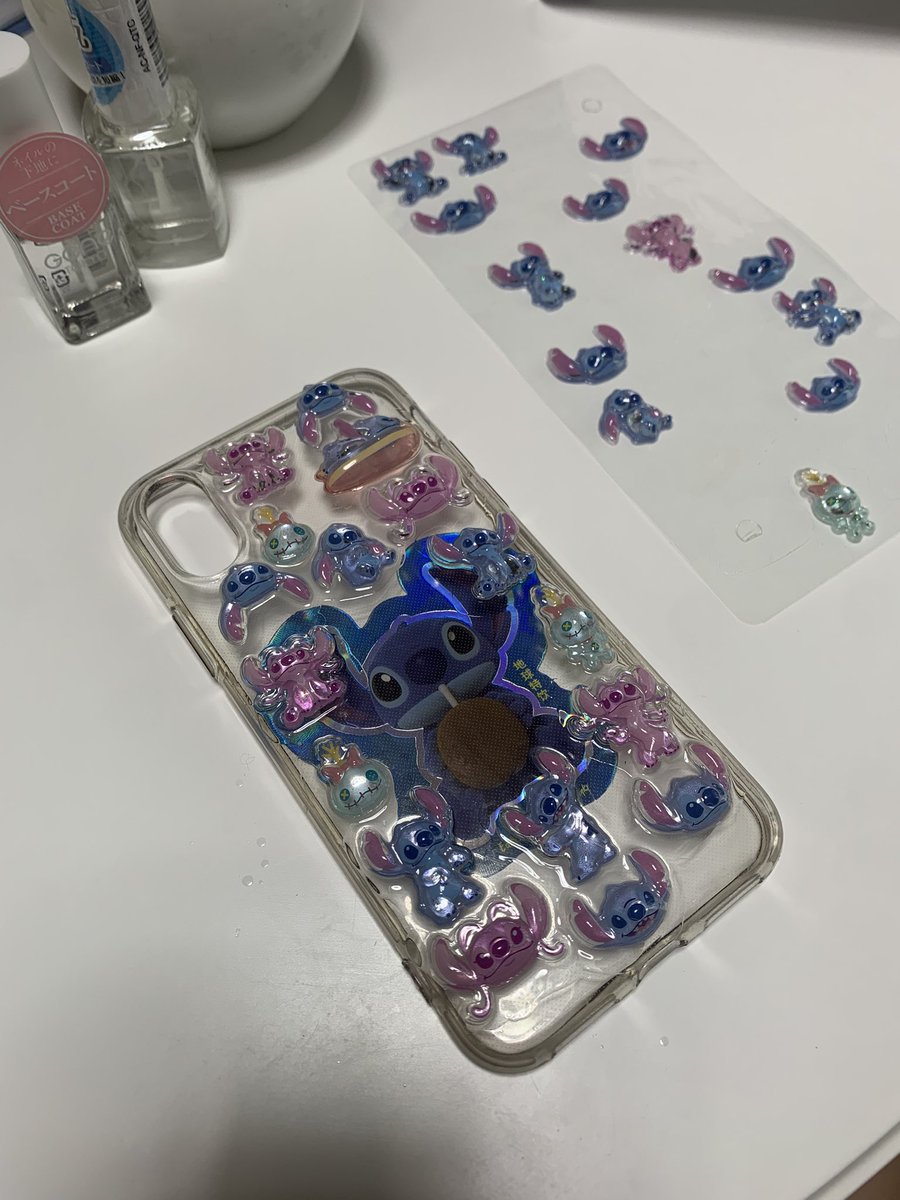 ORA_1030's tweet photo. もうXSのスマホケースはどこにも売ってないみたいだから流行ってるやつやった https://t.co/wW8hwMQkv5