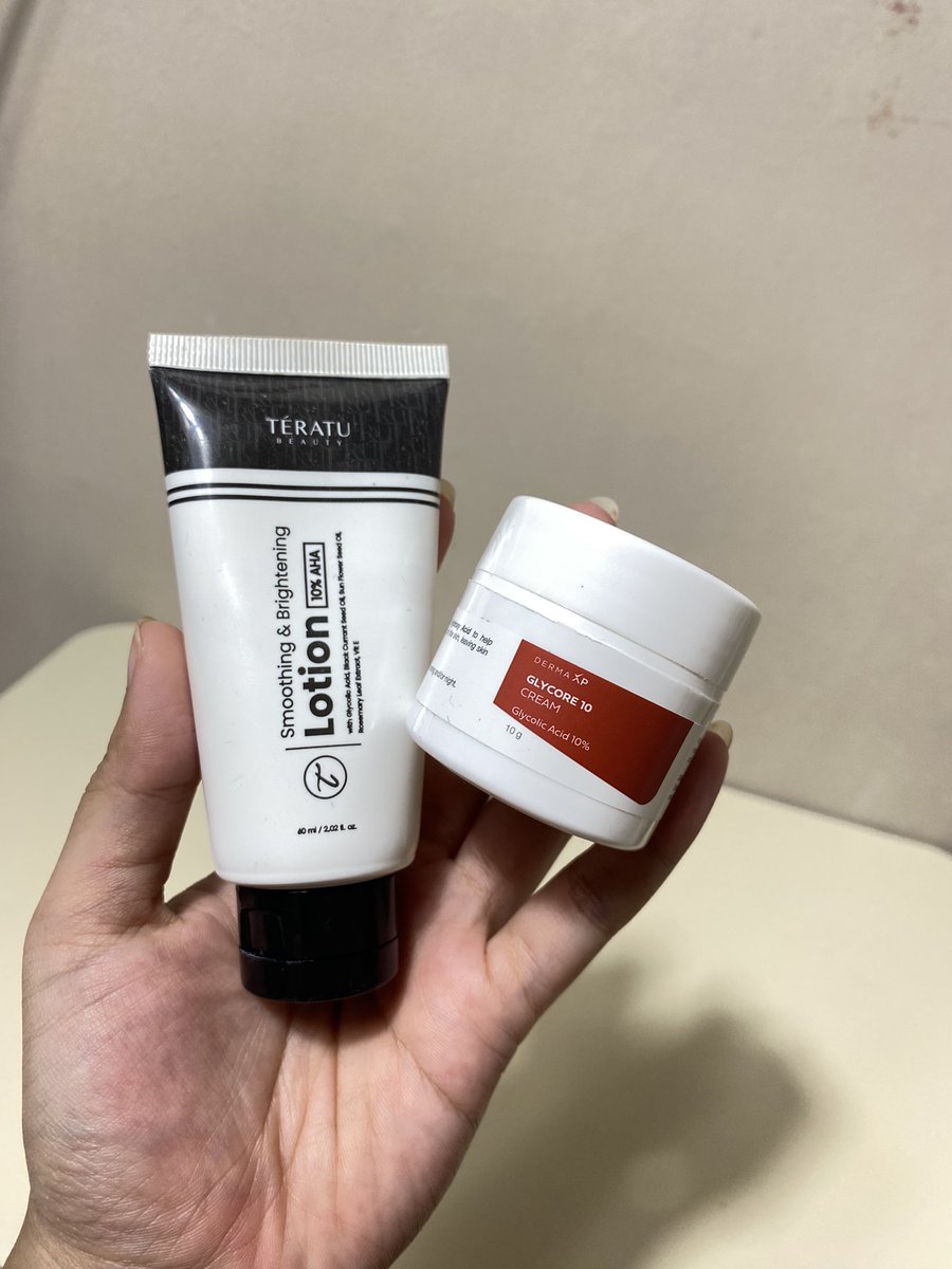 P3Knya orang yang males luluran plus struggle sama daerah gelap di siku, lutut, and so on. ga perlu lagi spend sejam buat scrub karena pake exfo gloves cuma butuh 10 menit…..

malah dapet bonus ngurangin bekas luka + darah manis😭🙏🏻