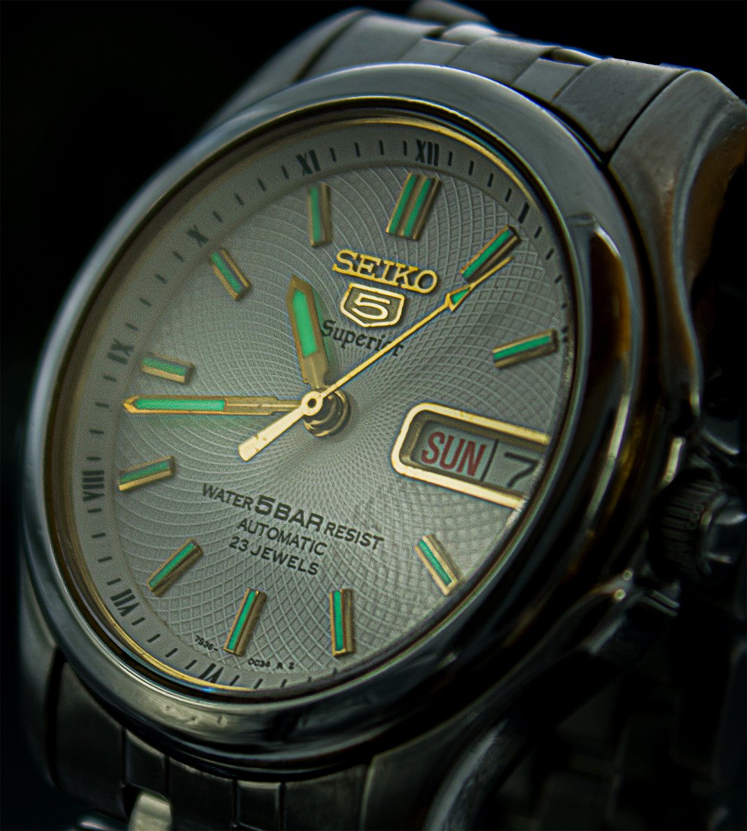 ModanosWatches's tweet photo. Seiko 5 Superior | Ref. 7S36-0034
🌀 Cream whirlpool dial
🟡 Gold markers | Day-Date | 23-jewel auto
📏 36mm | Japan-made | Box &amp; card
🔁 Bracelet + bonus white leather strap
📍 PA | Ships insured
DM to inquire or request pics.
#Seiko5 #VintageSeiko #JDMWatch #WatchCollector https://t.co/rT6Fmuj36e