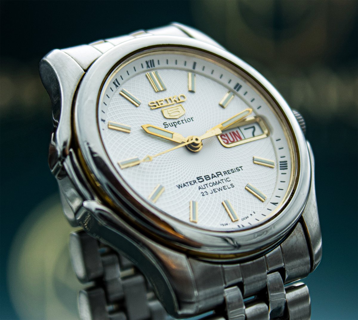 ModanosWatches's tweet photo. Seiko 5 Superior | Ref. 7S36-0034
🌀 Cream whirlpool dial
🟡 Gold markers | Day-Date | 23-jewel auto
📏 36mm | Japan-made | Box &amp; card
🔁 Bracelet + bonus white leather strap
📍 PA | Ships insured
DM to inquire or request pics.
#Seiko5 #VintageSeiko #JDMWatch #WatchCollector https://t.co/rT6Fmuj36e