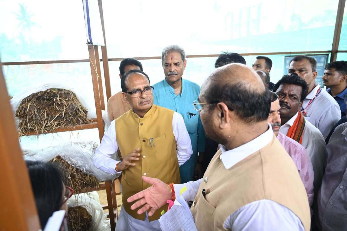 Was present with Hon'ble Union Agriculture &amp; Farmers Welfare Minister Shri Shivraj Singh Chouhan ji during his visit to the Krishi Vigyan Kendra in Puri. We observed the campus, facilities, and ongoing initiatives aimed at advancing agricultural research and farmer outreach.