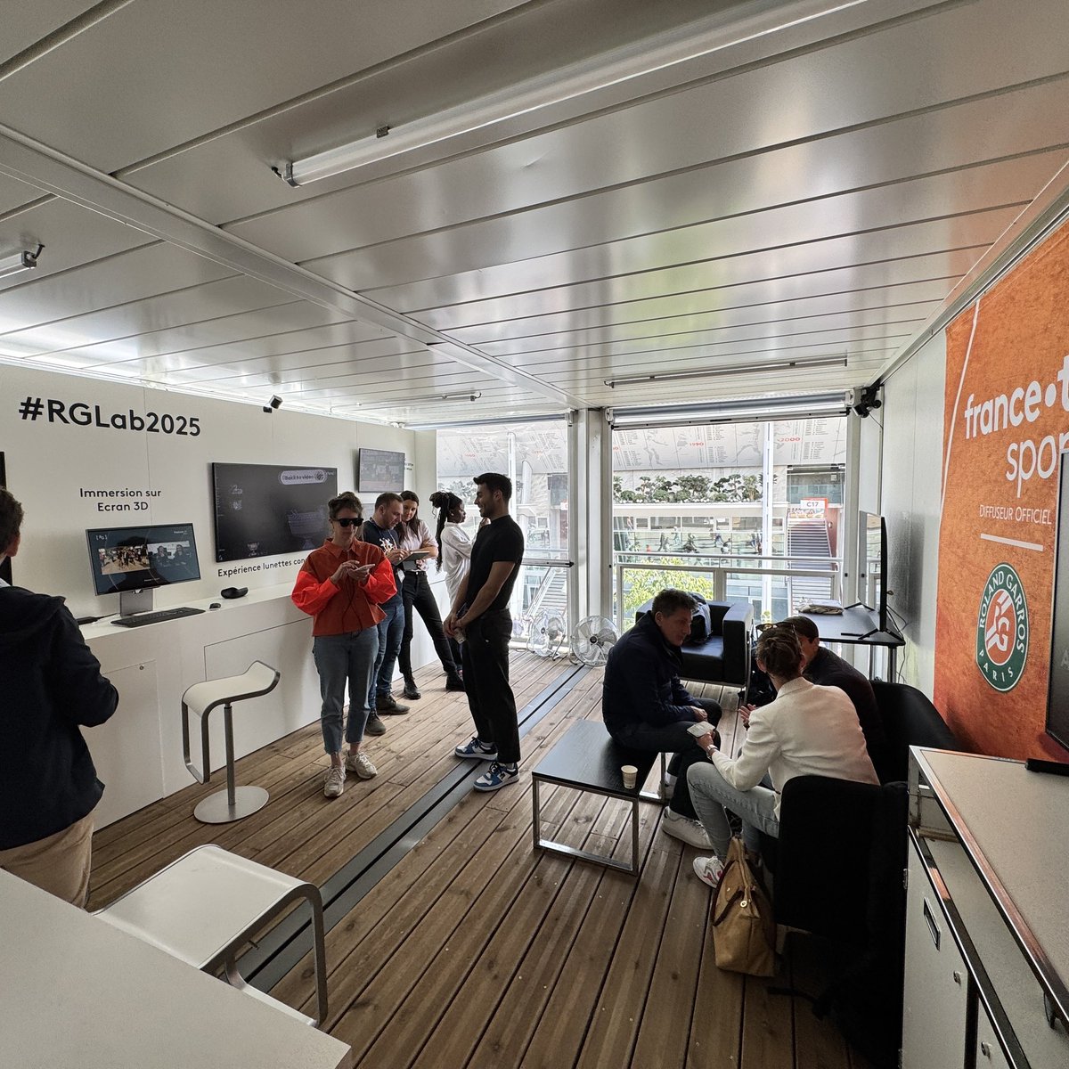 Le Lab France tv (@francetvlab) on Twitter photo Experience the future at the 2025 #RGLab by <a href="/Francetele/">France Télévisions</a>!
On the menu: #AI coaching, multi-screen immersion, 3D screen, #UHD, and immersive experiences shaping tomorrow’s viewer journey.
Explore it all throughout the tournament 👇
francetvpro.fr/contenu-de-pre…
#RolandGarros Experience the future at the 2025 #RGLab by <a href="/Francetele/">France Télévisions</a>!
On the menu: #AI coaching, multi-screen immersion, 3D screen, #UHD, and immersive experiences shaping tomorrow’s viewer journey.
Explore it all throughout the tournament 👇
francetvpro.fr/contenu-de-pre…
#RolandGarros