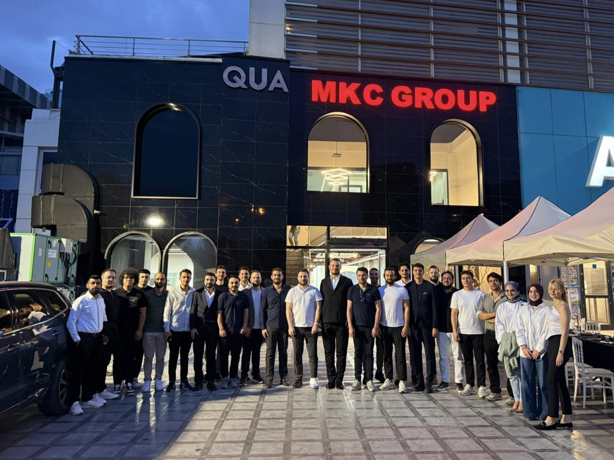 Genç MÜSİAD Ankara Yönetim Kurulu olarak, MKC Grup’un yeni showroom’una misafir olduk. Bizleri en güzel şekilde ağırlayan Teşkilatlanma Komisyonu Başkanımız Sayın Taha İnan’a, üyemiz Abdülselam Arvas'a teşekkür ederiz. Yeni showroom’un hayırlı olmasını diliyoruz.