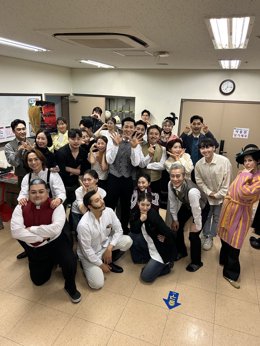 #뮤지컬 #지킬앤하이드 #대구공연 
⠀
대한민국 뮤지컬 역사의 끝나지 않는 신화🔥
뮤지컬 <지킬앤하이드> 20주년 공연

#최재림 배우의 
대구 첫 공연이 시작됩니다✨
⠀
지금 이 순간, 끝나지 않는 신화
⠀
2025.08.31까지  #지킬앤하이드투어공연