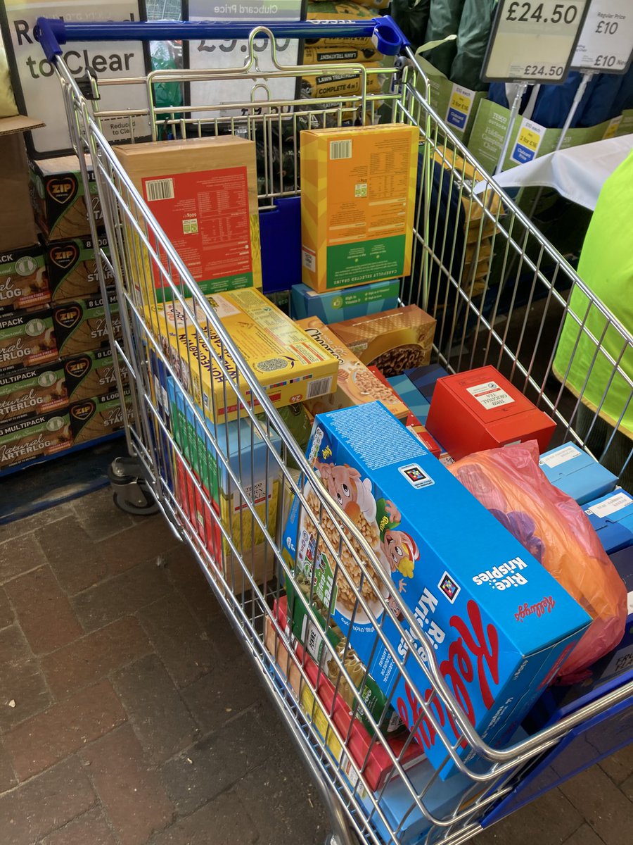 Lisa Hammond (@lisa_community) on Twitter photo Only two hours in to our food collection for <a href="/BarnsFoodbank/">Barnsley Foodbank Partnership</a> and we have already filled 10 trays with food donations and a full trolley.
Huge thank you to our amazing customers and colleagues for their donations.❤️💙 Only two hours in to our food collection for <a href="/BarnsFoodbank/">Barnsley Foodbank Partnership</a> and we have already filled 10 trays with food donations and a full trolley.
Huge thank you to our amazing customers and colleagues for their donations.❤️💙