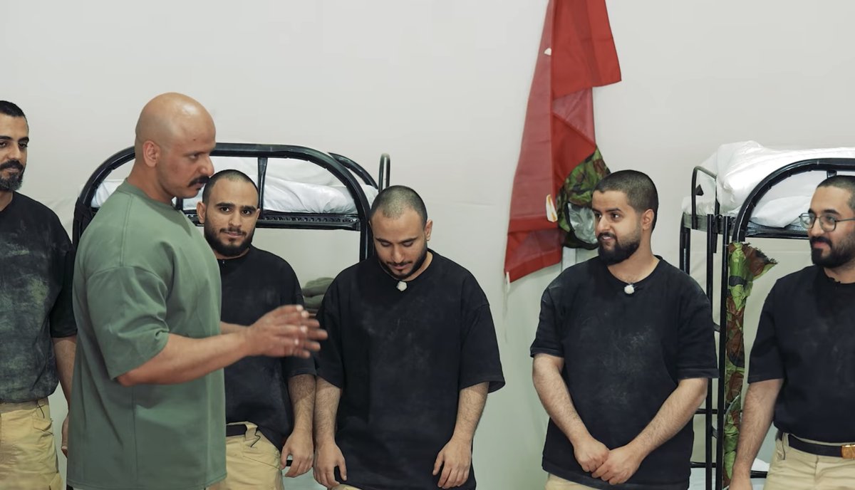 اووووووله يالصلعه 😭😭😭😭😭😭😭😭😭😭