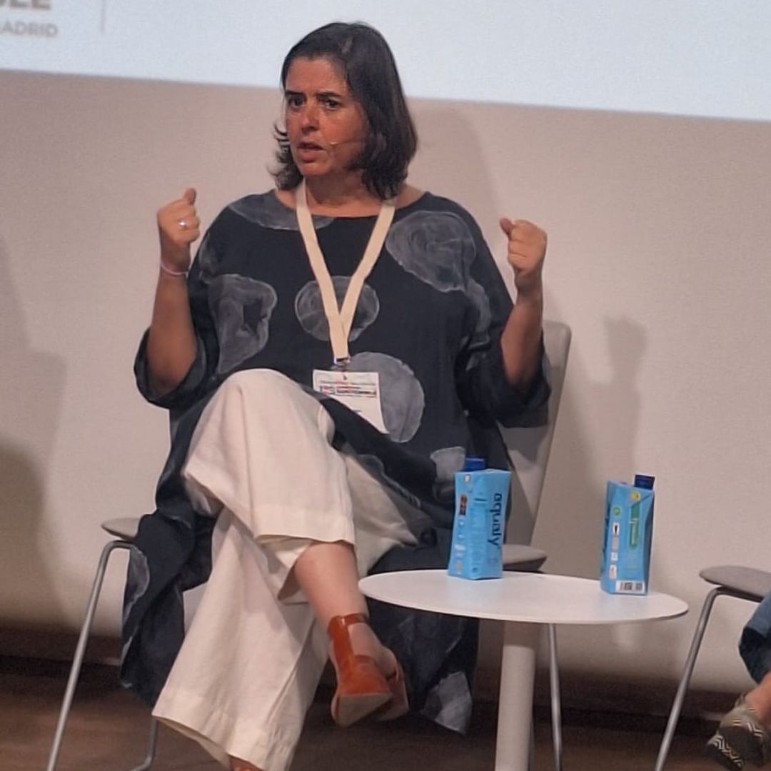 <a href="/viviendagob/">Ministerio de Vivienda y Agenda Urbana</a> <a href="/maiverdu/">Maite Verdú Martínez</a> <a href="/asemas_es/">ASEMAS</a> <a href="/ferrovial_es/">Ferrovial</a> <a href="/iberdrola/">Iberdrola</a> <a href="/IETorroja/">Instituto E. Torroja</a> <a href="/CScic/">Rob Dark</a> <a href="/jqueipoll/">Juan Queipo de Llano</a> <a href="/mitecogob/">Transición Ecológica y Reto Demográfico</a> <a href="/GrupoCosentino/">Cosentino</a> <a href="/SGplaco/">Saint-Gobain Placo</a> <a href="/MadridNuevoN/">Madrid Nuevo Norte</a> <a href="/RocaSanitario/">Roca Sanitario</a> <a href="/CSCAE/">CSCAE</a> <a href="/La_UPM/">Universidad Politécnica de Madrid</a> <a href="/Ace_Cae/">ACE CAE</a> <a href="/ecodes/">ECODES</a> <a href="/GBCEs/">Green Building Council España</a> <a href="/ObsCiudad3R/">ObservatorioCiudad3R</a> <a href="/jrubioval/">Juan Rubio del Val 🇪🇺</a> <a href="/CarmenSGuevara/">Carmen Sánchez-Guevara</a> Para finalizar, la DG de <a href="/GBCEs/">Green Building Council España</a>, <a href="/LohucaHuerta/">Dolores Huerta</a>, concluye: "Sabemos muy poco del sector terciario y por ello debemos tener datos para poder acercarnos a él de forma estratégica. En cuanto al parque edificado, ¿por qué no estrenar vivienda, renovando en las que ya vivimos?".