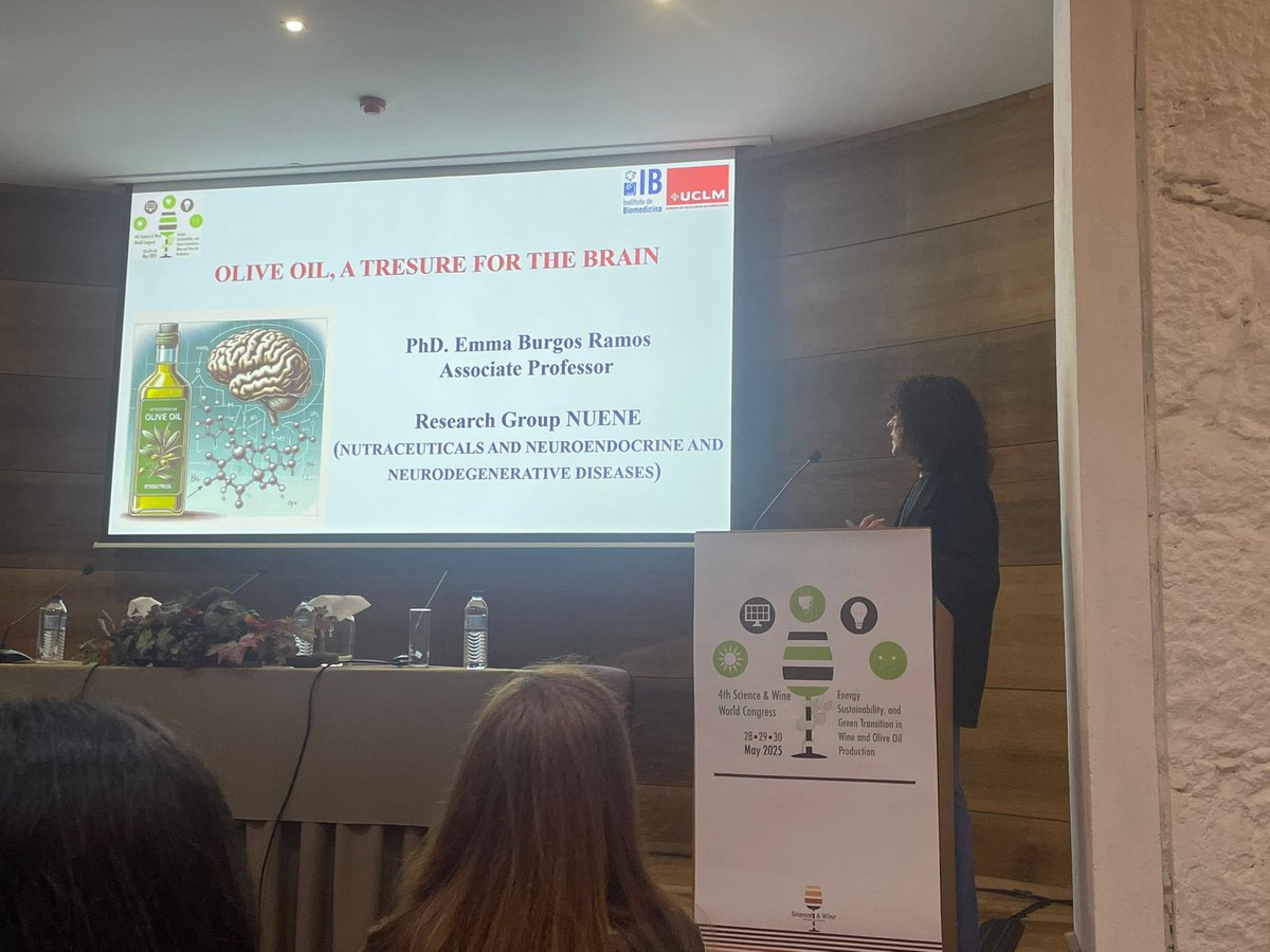 Emma Burgos Ramos (@emmaburgosramos) on Twitter photo Presentando nuestro trabajo en Oporto. Gracias Paula <a href="/hidroxea/">Proyecto Hidroxea</a> <a href="/MRodriguez_P/">María Rodríguez Pérez 🧬🧫👩🏼🔬</a> Presentando nuestro trabajo en Oporto. Gracias Paula <a href="/hidroxea/">Proyecto Hidroxea</a> <a href="/MRodriguez_P/">María Rodríguez Pérez 🧬🧫👩🏼🔬</a>