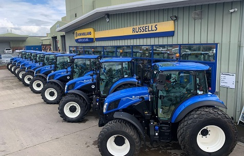 🚜 <a href="/Russells_uk/">Russells</a> acquires <a href="/rdwebsterltd/">Robert D Webster LTD</a>, expanding #NewHolland tractors to 11 depots across Northern England.

Many Webster staff will join, ensuring seamless service!

Read more: f.mtr.cool/cufhcxgtgi
#Agriculture #Farming