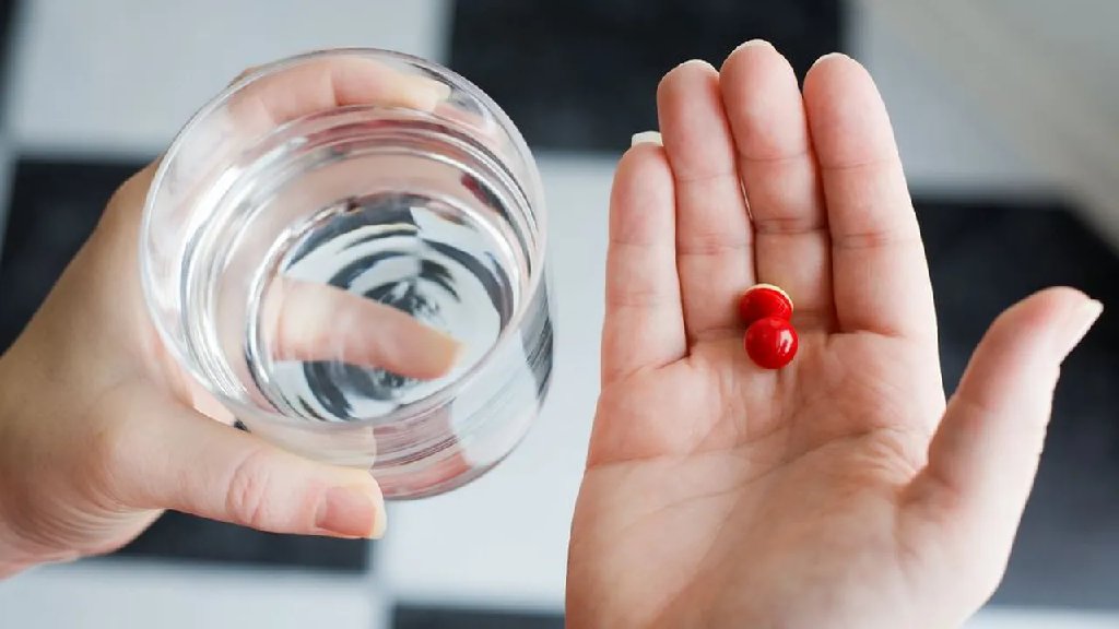 La Tarde con Mariló Maldonado (@latardemarilo) on Twitter photo 🏥💊¿Por qué se aconseja tomar los medicamentos con agua?
Nos responde en <a href="/portusaludcsr/">Por tu salud</a>, Pablo Caballero, farmacéutico del área de Divulgación Científica del <a href="/Farmaceuticos_/">Consejo General Colegios Farmacéuticos</a>
📻<a href="/LaTardeMarilo/">La Tarde con Mariló Maldonado</a> <a href="/MariloMaldonado/">Mariló Maldonado</a>
🎧⬇️
canalsur.es/multimedia.htm… 🏥💊¿Por qué se aconseja tomar los medicamentos con agua?
Nos responde en <a href="/portusaludcsr/">Por tu salud</a>, Pablo Caballero, farmacéutico del área de Divulgación Científica del <a href="/Farmaceuticos_/">Consejo General Colegios Farmacéuticos</a>
📻<a href="/LaTardeMarilo/">La Tarde con Mariló Maldonado</a> <a href="/MariloMaldonado/">Mariló Maldonado</a>
🎧⬇️
canalsur.es/multimedia.htm…