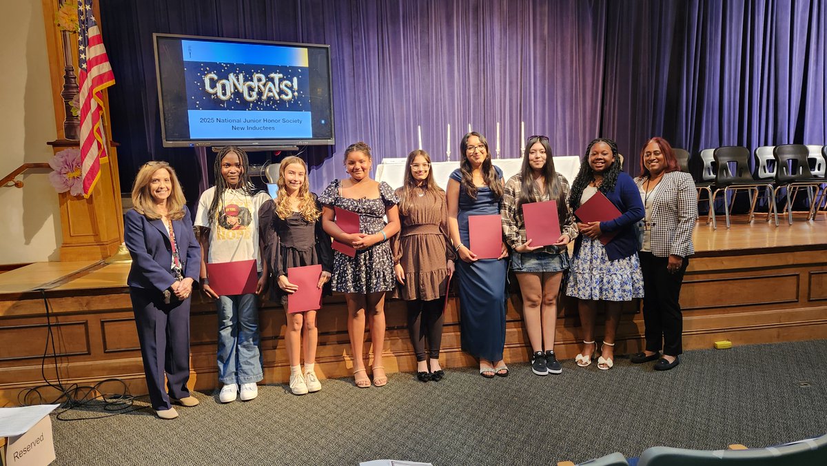 Congrats to the newly inducted NJHS Members who were welcomed into the service organization on Wednesday, May 28th.
#HFFMCSD #HFIS #njhsinduction