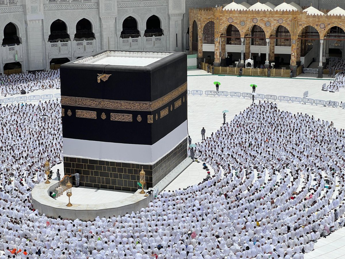 #عشر_ذو_الحجة

اللهم صلّ وسلّم على خير من عظَّم البيت المحرَّم .

#الخميس_الونيس
#يوم_الجمعة
#ساعة_استجابة
#ضيوف_الرحمن
#مكة_المكرمة