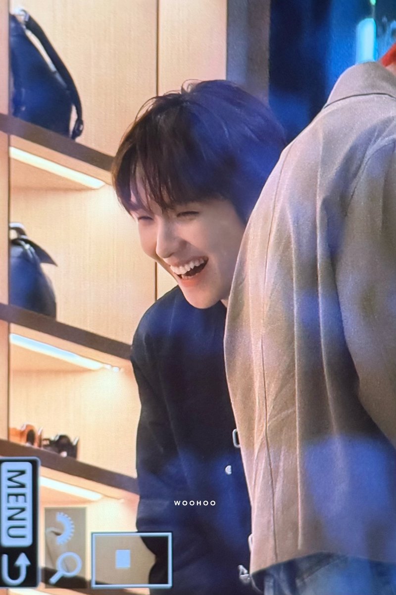 250529 로에베

뭐야 뭐가 그렇게 웃겨 ㅋㅋㅋ

#운학 #WOONHAK
#보이넥스트도어 #BOYNEXTDOOR
