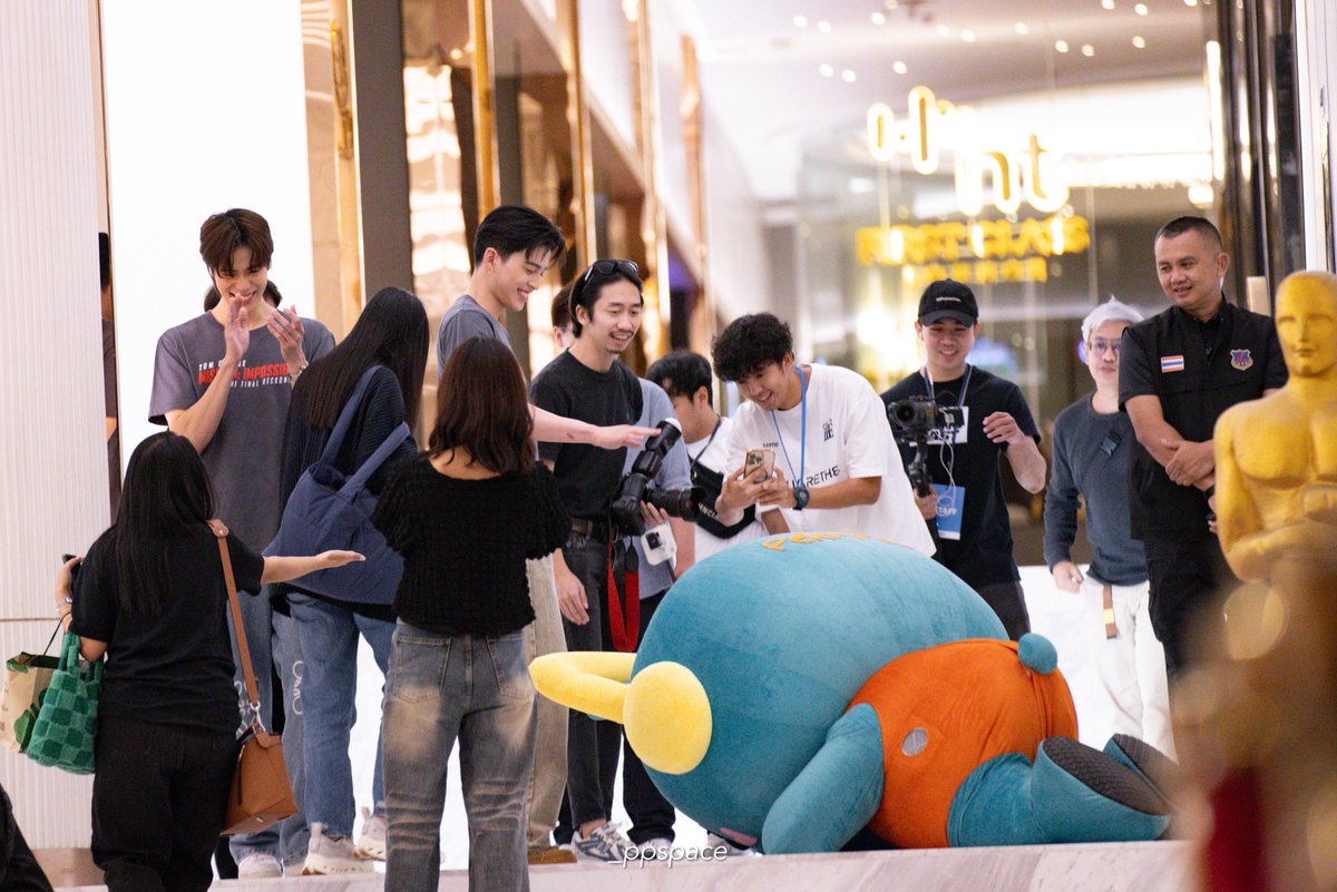 กราบท่านปอนและพ่อพ่อ 5555555

PONDPHUWIN PERMPOON MI8
#SFxPondPhuwinPermpoon
#ปอนด์ภูวินทร์ #ppnaravit <a href="/ppnaravit/">ppnaravit</a> #phuwintang <a href="/phuwintang/">phuwintang</a>
#PERMPOON