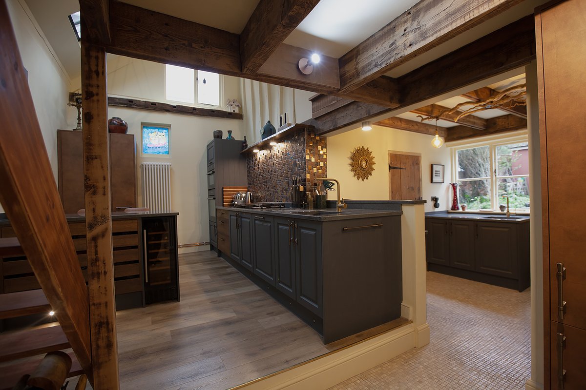 The worksurface was key to the design of this kitchen and the homeowners knew that a cold colour wouldn’t be right. So, the couple visited their local stonemason, Wood for Stone, where they instantly fell in love with Cristallo Gris from CRL Stone’s Quartz Collection.