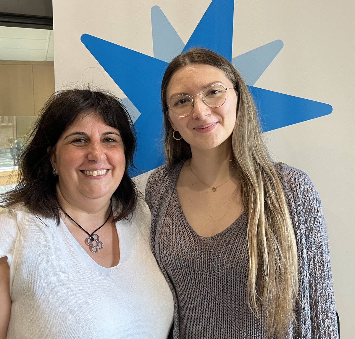 💥 A les 9 h comencem 'Escola de Família', amb el suport de la @FeccComunicacio

👉🏼 Sobreprotecció i dependència emocional amb <a href="/claretbarcelona/">Escola Claret Barcelona</a> i Sandra Corral.

🎙️ <a href="/olga_vallejo/">Olga Vallejo</a>
📻 radioestel.cat/en-directe