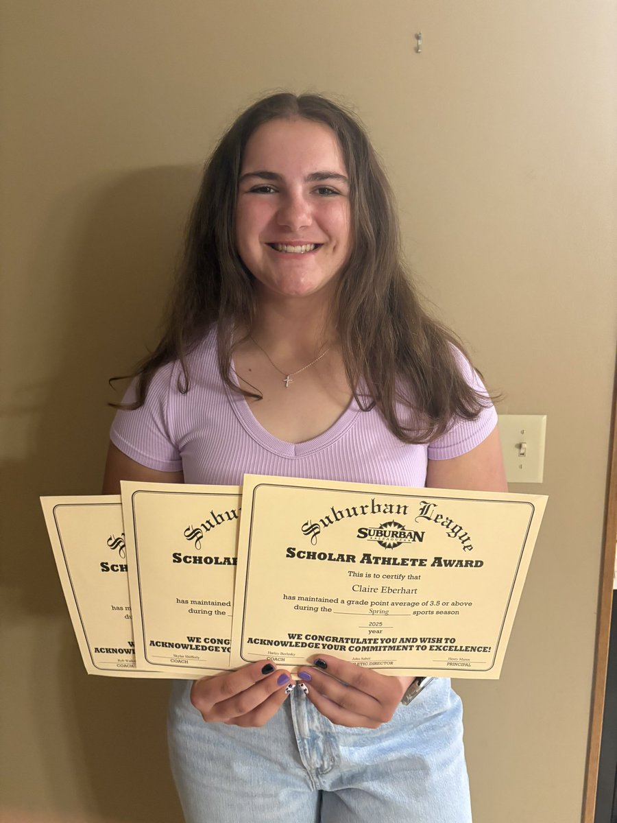 Freshman year:
✅tennis varsity letter
✅basketball varsity letter
✅track varsity letter
✅3 scholar athletes awards (3.5+ gpa)
✅suburban league honorable mention-tennis
