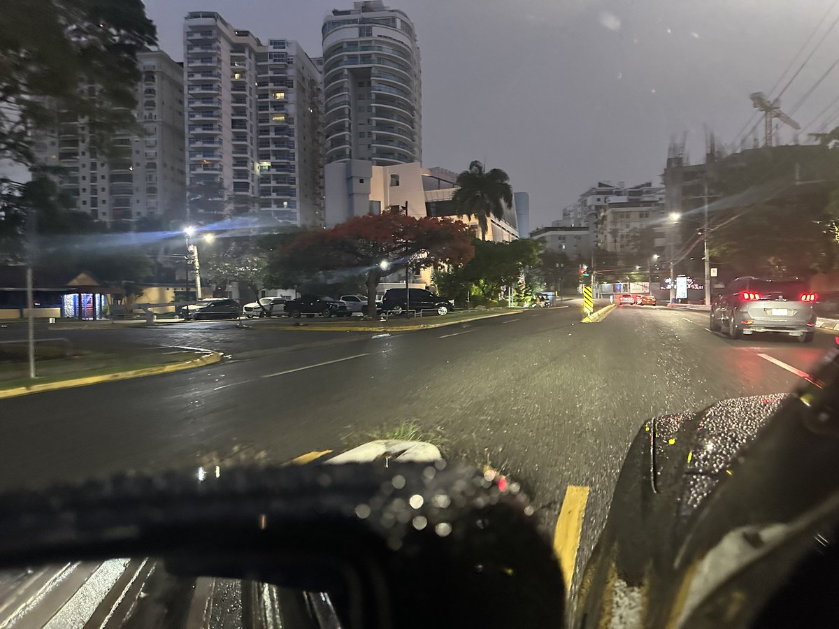 Buenos días de Jueves 29 Mayo 
2025 desde la Av. Alma Mater, 
Capital, Republica Dominicana.

Es el Centésimo Cuadragésimo 
Noveno día 149/365.

Con 199 días llega el Cochinillo.
Con 216 días llega el Año 2026.

Santoral Católico San Gerardo,
San Maximino.

Recuerda Dios bendice.