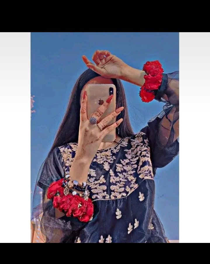 *جس شخص کی خاطر تیرا یہ حال ہے سجیل*
*اس نے تیرے مر جانے پہ رونا بھی نہیں*🖤🙂
#iamback