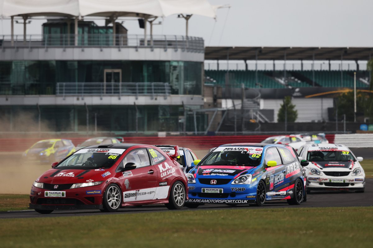 DEEPR0T's tweet photo. @DonaExfi @horsepower civic cup tells a different story about the rear axel https://t.co/SDZ9X6P7AQ