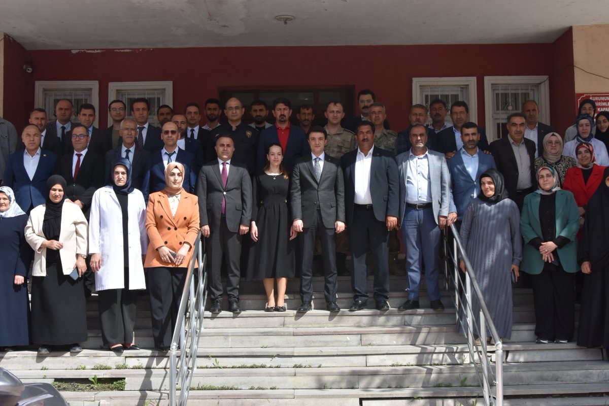 📷EİT 2025 Turizm Başkenti Erzurum etkinlikleri kapsamında, Horasan İlçemizde Kültür ve Sanat Festivali büyük bir coşkuyla gerçekleştirildi.
 Horasan Halk Eğitim Merkezi’nde düzenlenen festivalde; filografi sanatı, ahşap yakma ve güzel sanatlar sergisi sanatseverlerle buluştu.