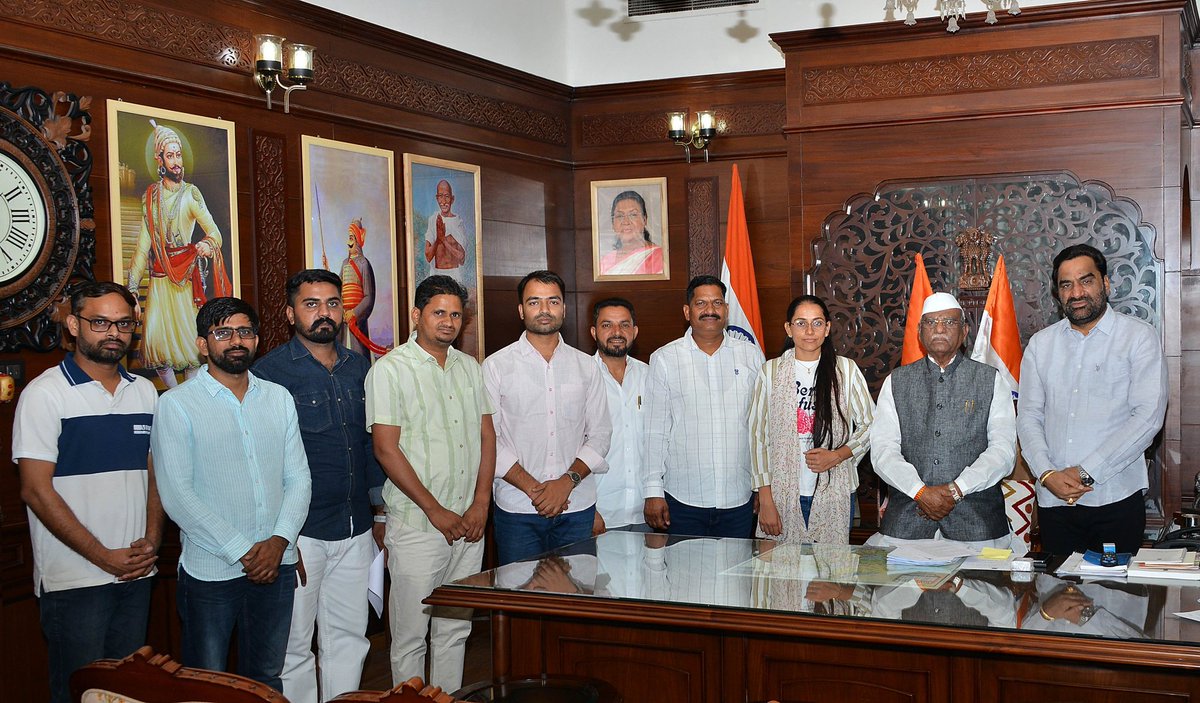 HANUMAN BENIWAL (@hanumanbeniwal) on Twitter photo राजस्थान लोक सेवा आयोग (RPSC) के पुनर्गठन व S.I. भर्ती को रद्द करवाने की मांग को लेकर आज जयपुर स्थित राजभवन में माननीय राज्यपाल श्री हरिभाऊ बागडे जी से प्रतिनिधि मंडल के साथ मुलाकात की |
<a href="/RajBhavanJaipur/">Raj Bhavan Rajasthan</a> राजस्थान लोक सेवा आयोग (RPSC) के पुनर्गठन व S.I. भर्ती को रद्द करवाने की मांग को लेकर आज जयपुर स्थित राजभवन में माननीय राज्यपाल श्री हरिभाऊ बागडे जी से प्रतिनिधि मंडल के साथ मुलाकात की |
<a href="/RajBhavanJaipur/">Raj Bhavan Rajasthan</a>