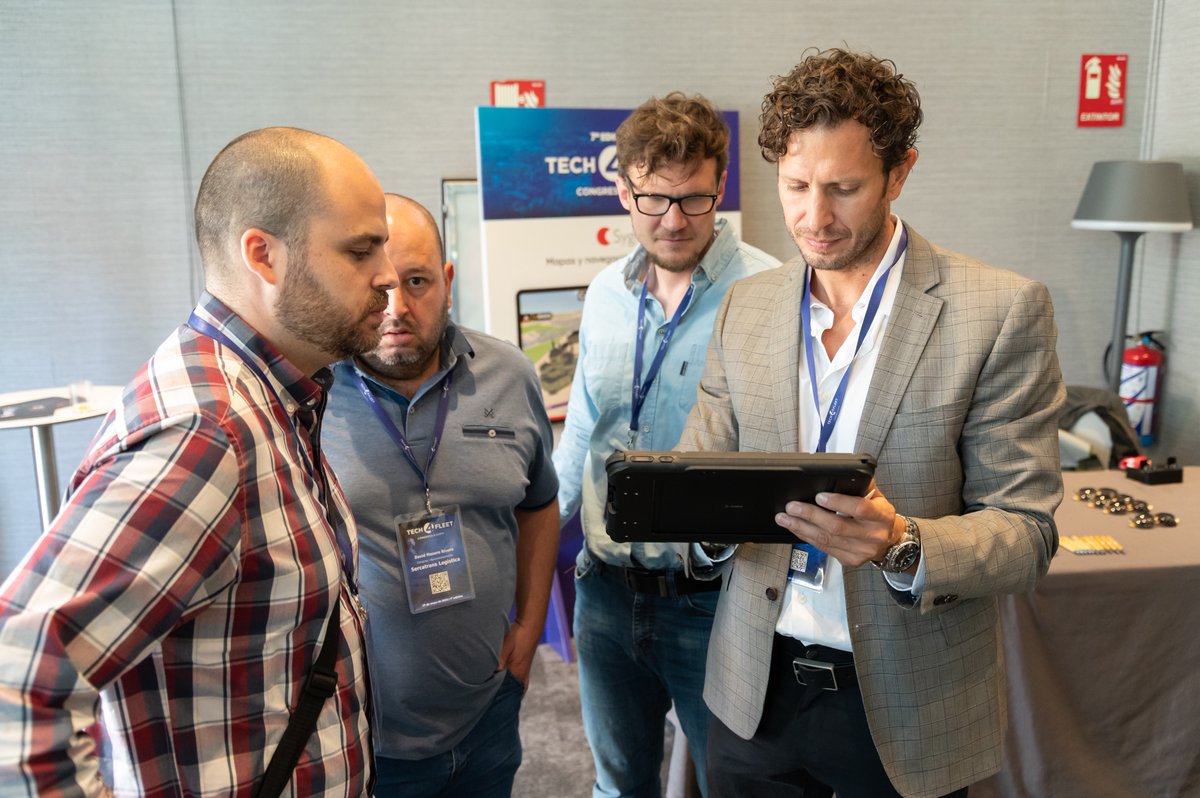 tech4fleet's tweet image. Así se construye el futuro del sector: con vosotros💙
Vuestra energía fue el motor de #Tech4Fleet 2025.

👉Seguimos CONECTADOS 365 en Fleeters Community: chat.whatsapp.com/LBYXTlwKadhKSc…