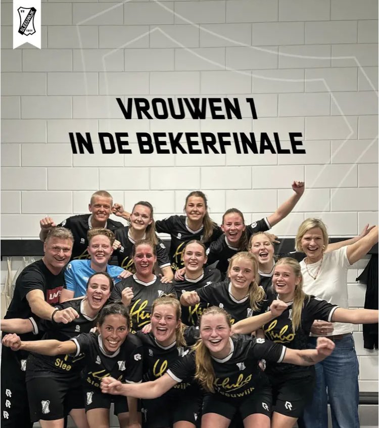 VVSleeuwijk1's tweet photo. Vrouwen 1 wint de BEKERFINALE 💪⚽️ 🏆. Bij @AchillesVeen werd het 0-1 tegen Kloetinge VR1. Het enige doelpunt werd gemaakt door Romy van Andel. Gefeliciteerd!!!! https://t.co/v55QjVf54E