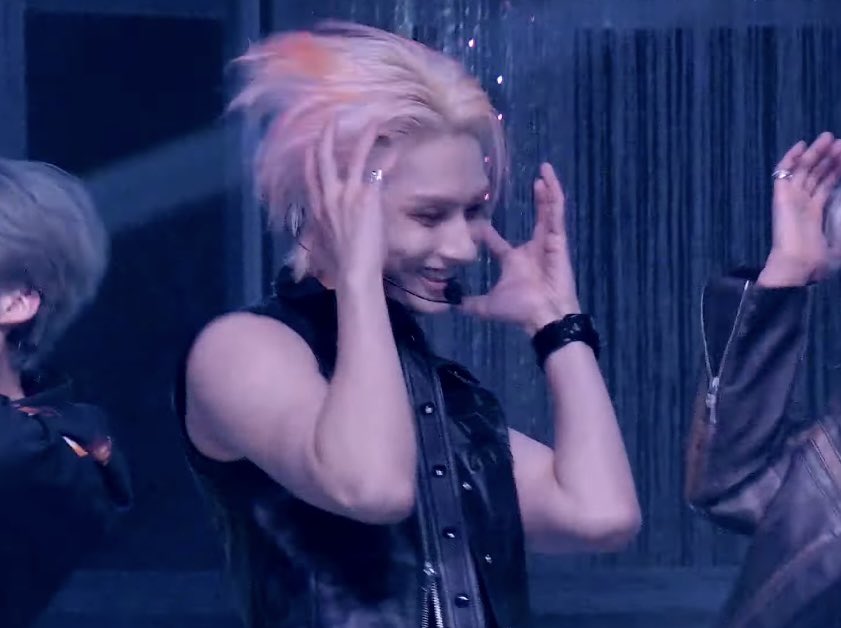 moontomeetyou's tweet photo. gosh I love idol jun sm https://t.co/zEKPRxzShx