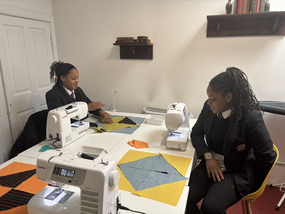 StAidansHigh_HE's tweet photo. Great start to the day with some of our new S3 and 4 fashion students. We’re at Dumfries House taking part in future textiles. https://t.co/3OvSPa4xJt