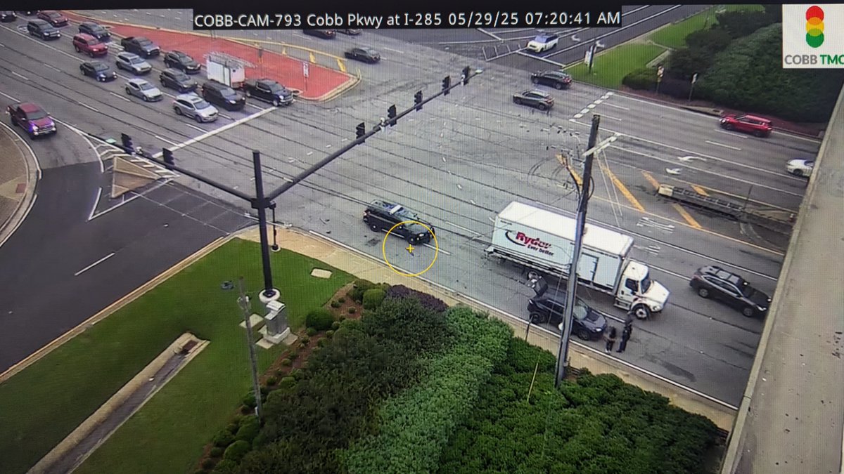 Crash blocking Cobb Pkwy SB right two lanes, north of I-285. #ATLTraffic