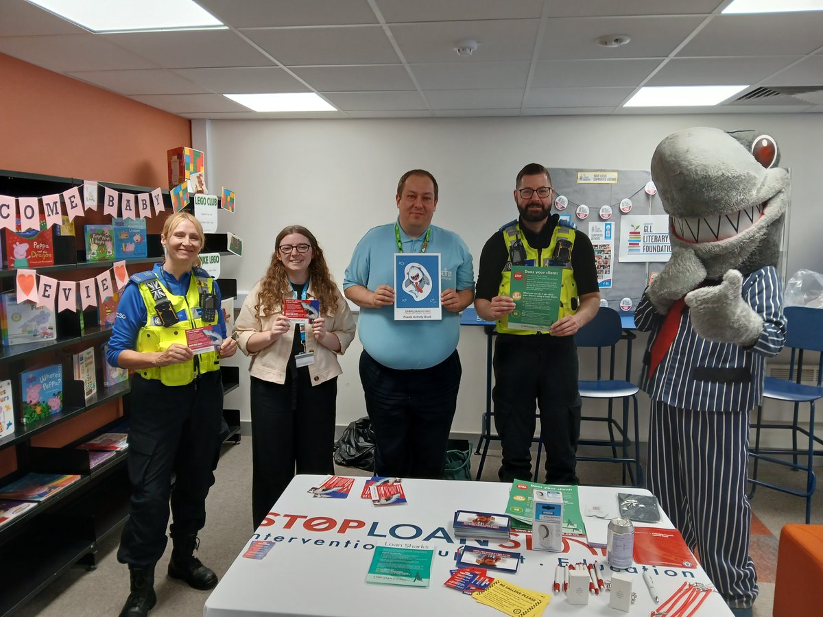 ConnectedDudley's tweet photo. @SLSEngland are running a BITE BACK week against Loan Sharks in Brierley Hill. We've supported by connecting with local community groups and venues to support and help raise awareness. There's one day left, join us at Brierley Hill market tomorrow! You might spot a shark!🦈
-MW https://t.co/sVGI0Nl2zP