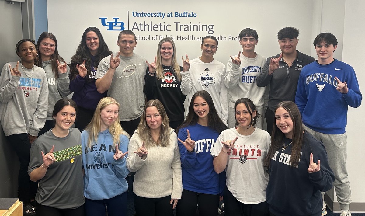 Buffalo_AT's tweet image. This week we welcomed our new cohort! They come from 11 different undergrad institutions, 4 states and 1 from Canada. Welcome Class of 2027! #UBuffalo #UBSPHHP #GoBulls