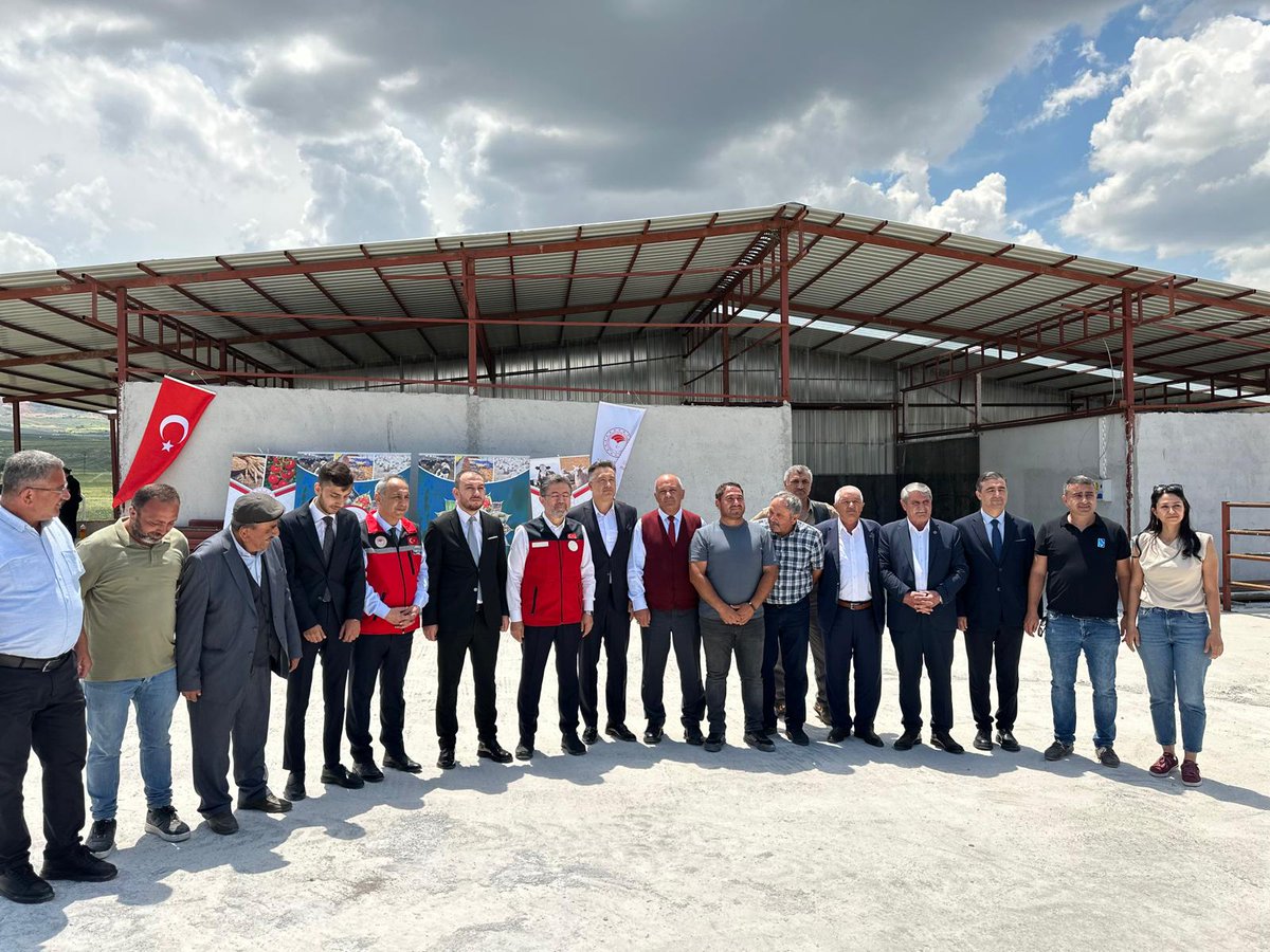 Tarım ve Orman Bakanı Sayın İbrahim YUMAKLI İlçemizi ziyaret ederek incelemelerde bulundu .