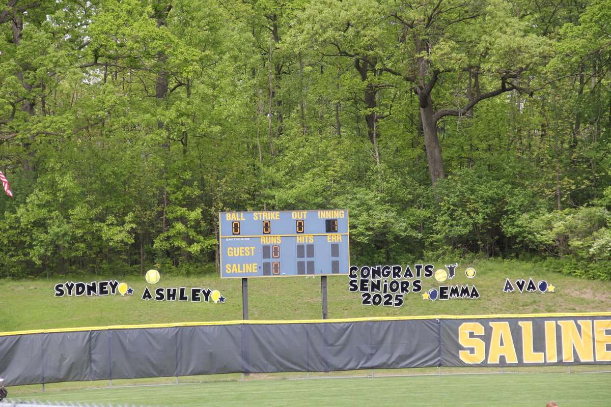 Last week, we honored our 4 amazing seniors!

We are so thankful for your dedication, leadership, and the countless ways you’ve contributed to our  program.

Although you are moving on, the impact you’ve made will be felt for many years to come 🐝🥎