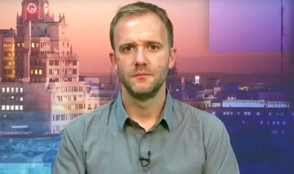 🚨🔊 EN DIRECTE en <a href="/esportsvcr/">Esports Migdia 📻</a>

🗣️ <a href="/sidlowe/">Sid Lowe</a>: "Es imposible no enamorarse de Mestalla. Tiene aura, magia... La verticalidad, el diseño cercano, el ruido… me parece un campo increíble. Tenemos en Inglaterra un podcast de fútbol español y todos quieren ir a Mestalla"