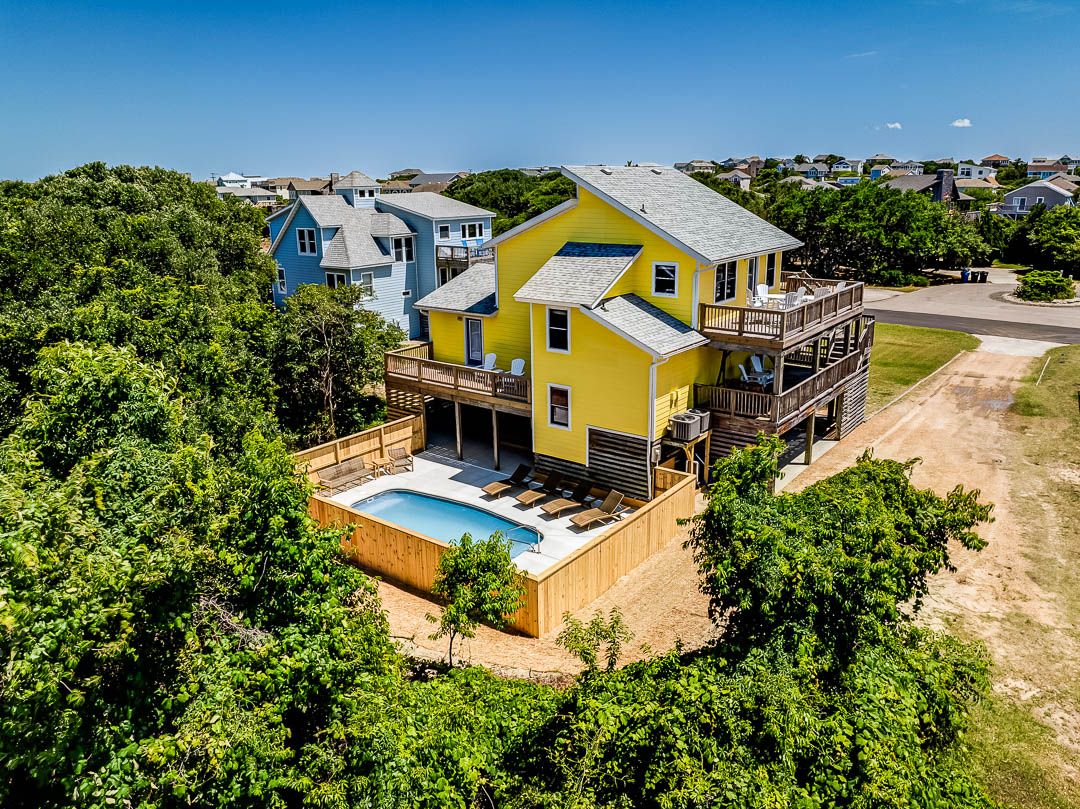 outerbanks's tweet image. 🍋 Construction at NP001-The Spice Rack is complete! 
This Duck getaway has a brand new private pool 🏊‍♀️— just in time for your 2025 #OuterBanks vacation. #obx #obxvacation 

 💸 Save 20% on open 2025 weeks! June | July | August availability 🔗 bit.ly/3WHbvQe