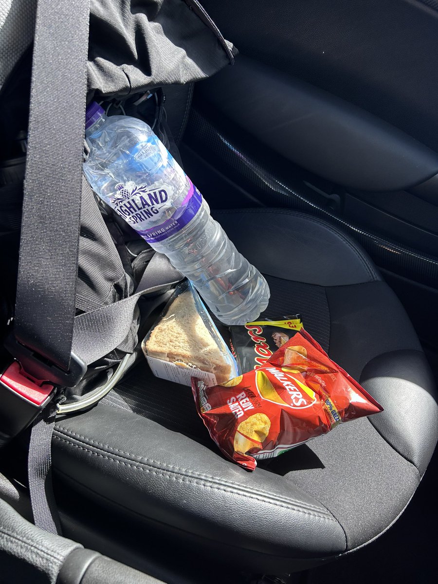 XJRT1964's tweet image. Right Lass, 12:31, Works finished, almost tank full of gas, 100 smokes in the boot, let’s hit the road 🏁🥳 #supplies 
‘Run to the Ring’ 😎