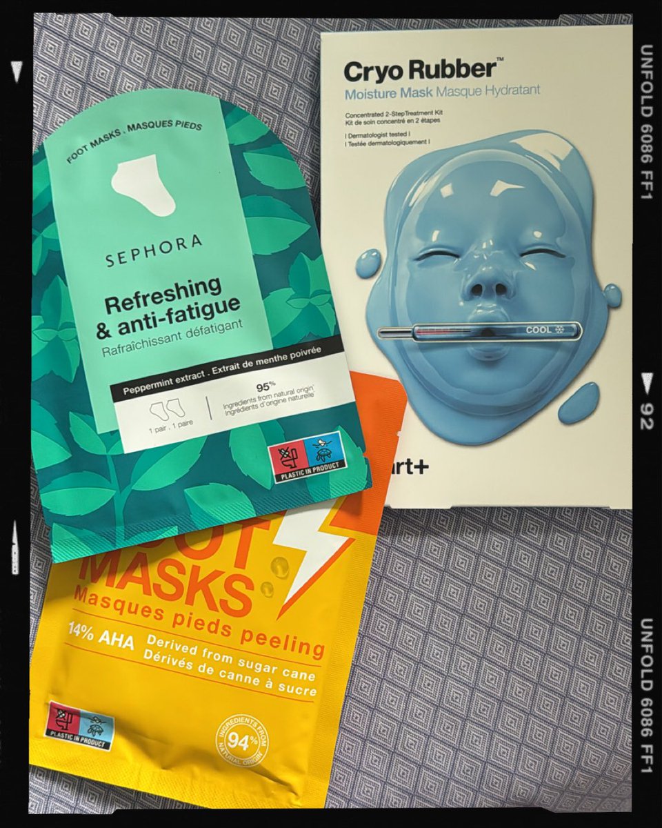 inDOMEstico's tweet photo. Grazie a tutti gli Amici (quelli con la “A” maiuscola, gli altri possono continuare a guardare le storie in silenzio) per messaggi, telefonate e libri — che mi tengono compagnia più di certa umanità in carne e ossa.
E un grazie speciale alla mia unica Amica del cuore: ha capito che in questo momento di rinascita, la bellezza del viso e dei piedi non è un capriccio, ma una necessità esistenziale.
Perché si può rinascere, anche con una maschera alla menta e un peeling ai talloni.

Grazie amica mia ❤️❤️
(@NildeAbruzzo, una delle rarissime che non ha bisogno dei social per esistere, e già solo per questo, una specie protetta).